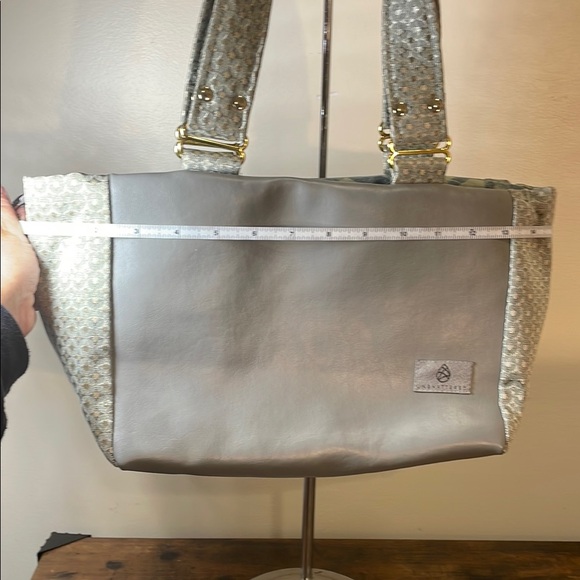 Chic Gray Mixed Media Shoulder Bag - Picture 13 of 14